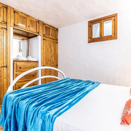 San Pantaleo-coral 1 *